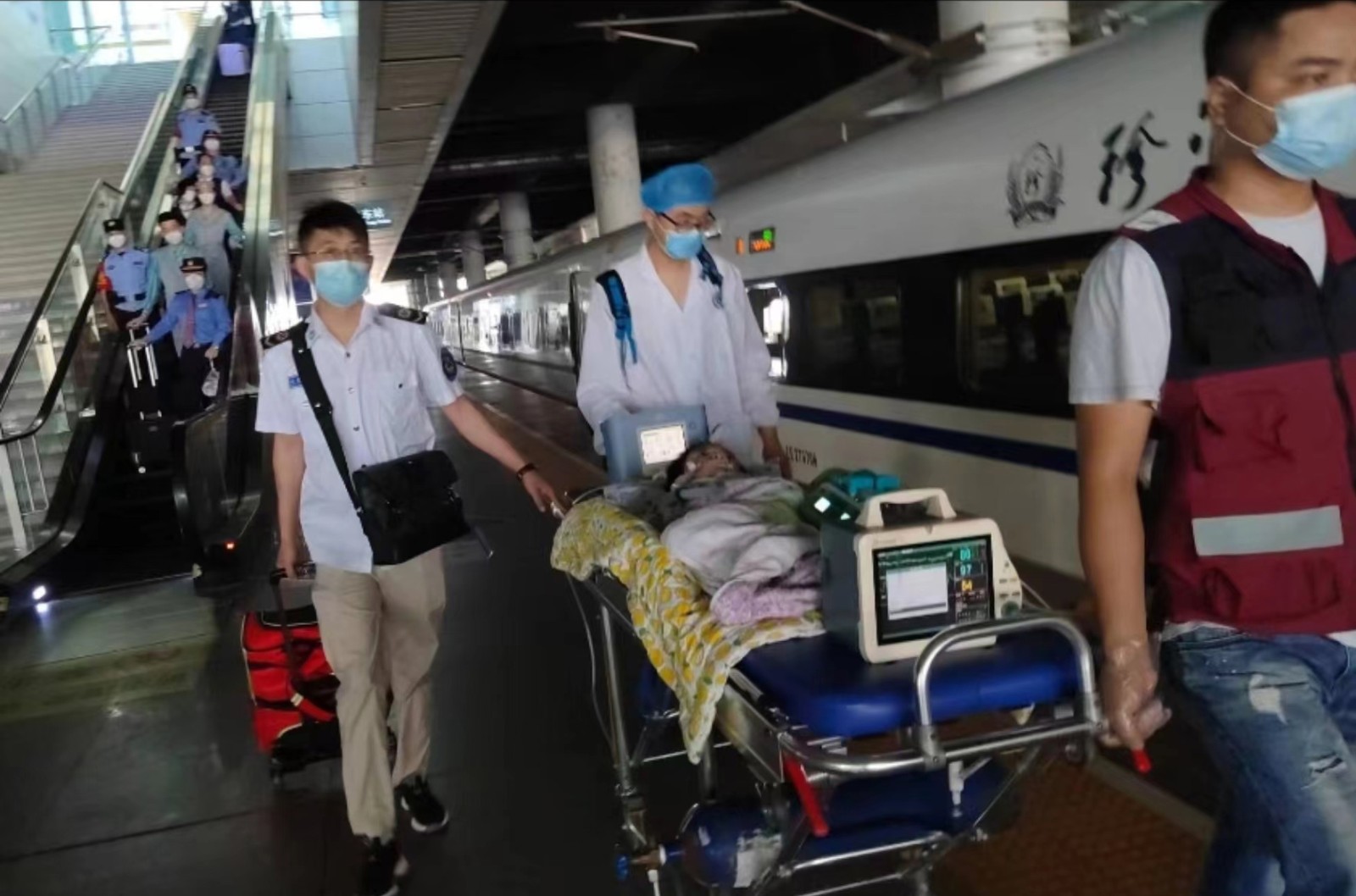 康县高铁转运公司